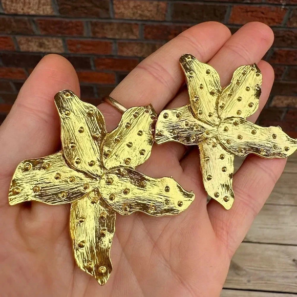 Zara Starfish Statement Stud Earrings - Picture 5 of 13